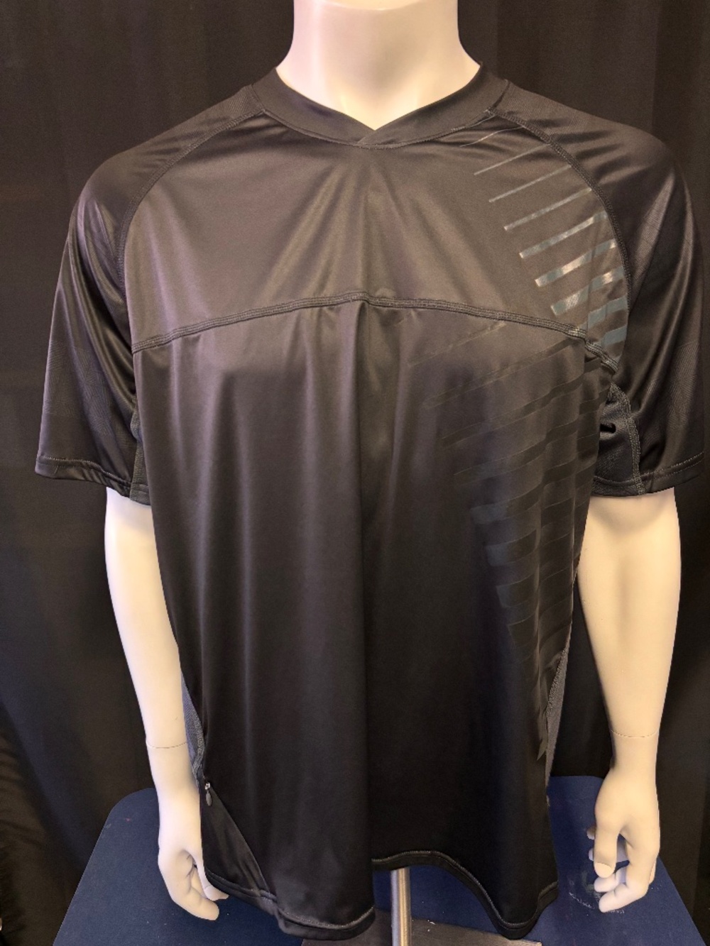 Nice mens XL Specialized cycling shirt relaxed fit